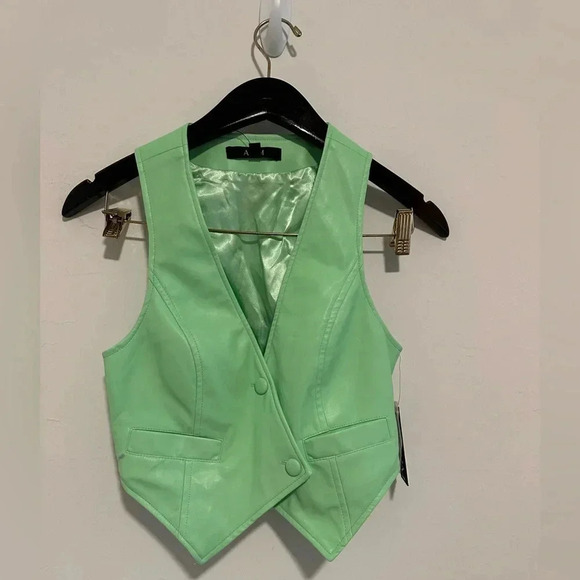 Revolve AFRM Lilet Top Vest in Key Lime Sz XXS - Picture 2 of 6